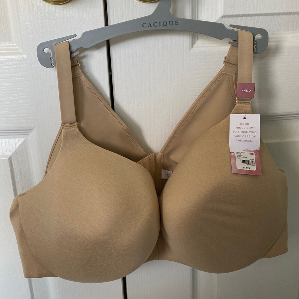 NWT Cacique Balconette bra.  Lightly lined.